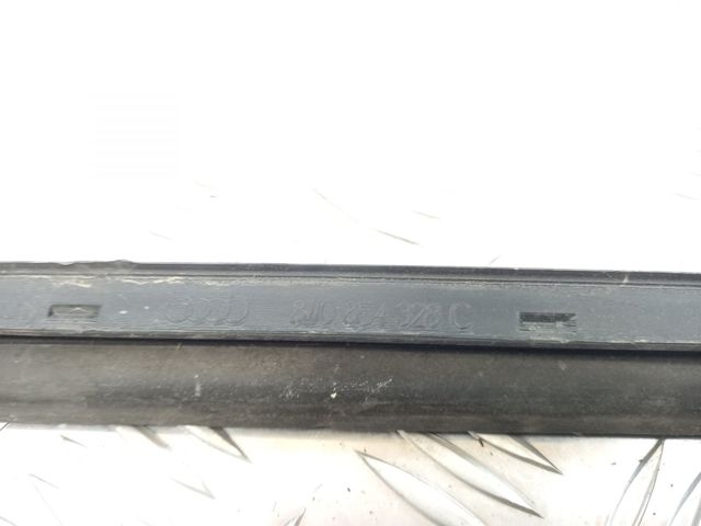 Молдинг ветрового стекла правый 8W0854328C VAG