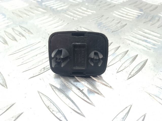 8W0857562A4PK Фиксатор солнцезащитного козырька купить Каменское