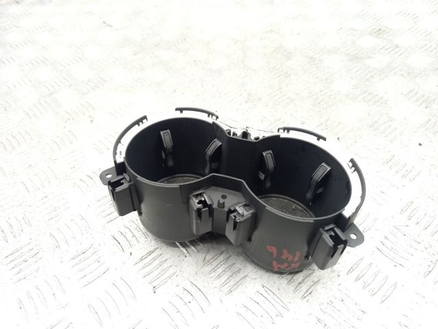 Подстаканник подлокотника центральной консоли 8W0862533A6PS VAG