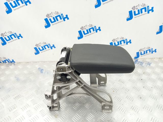 Кронштейн подлокотника 8W0864207H38M VAG