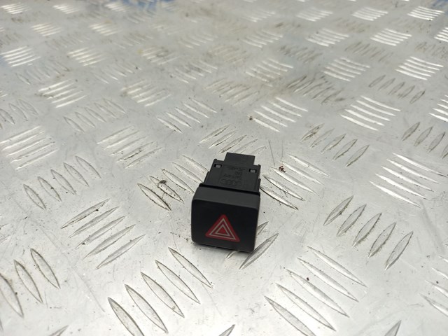 Кнопка аварийной сигнализации 8W0941509A VAG