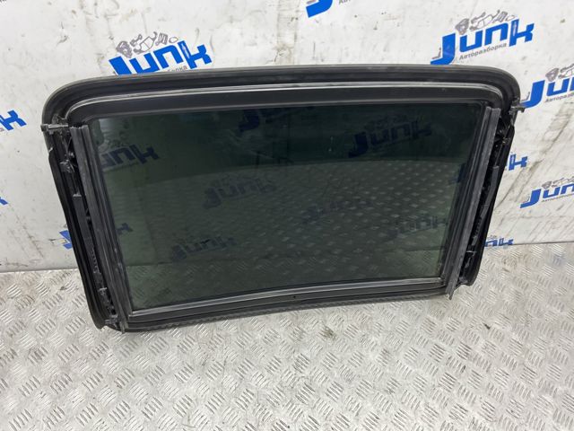 Стекло люка крыши 8W5877071 VAG