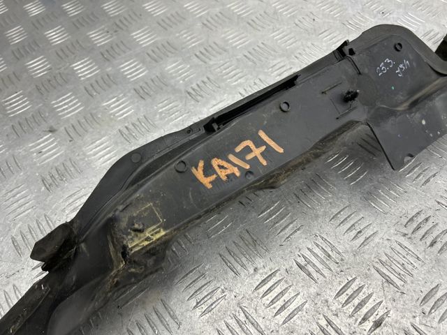 VAG 8W6821169C Заглушка жабо боковая в наличии Киев