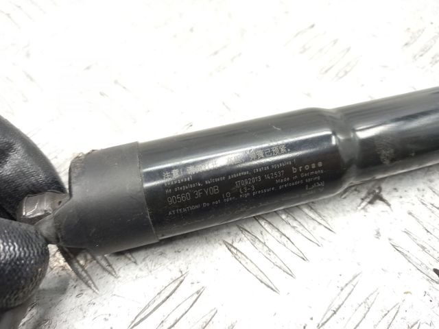 Амортизатор задней двери 905603FY0B NISSAN