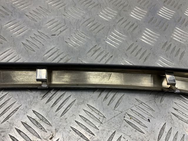 NISSAN 908105NA0A Молдинг крышки багажника в наличии Кривой Рог