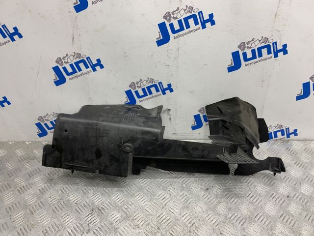 Воздуховоды системы охлаждения двигателя 921859NC0A NISSAN