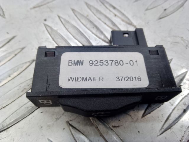 Кнопка салона привода крышки багажника (двери 3/5-й (ляды) 9253780 BMW