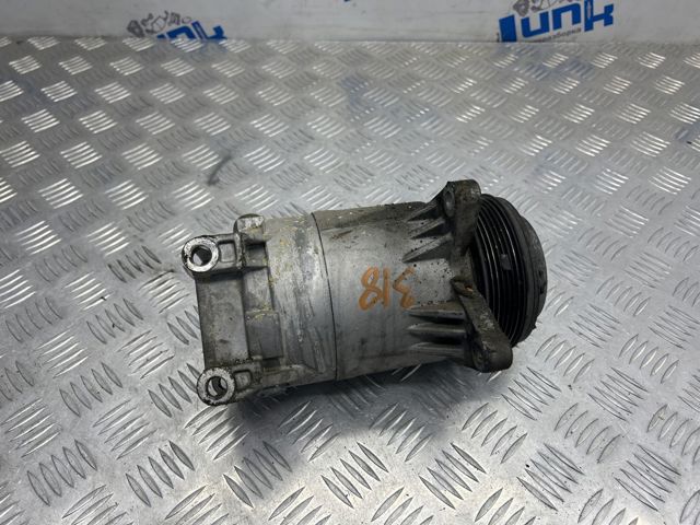 Компрессор кондиционера 926001JA1A NISSAN