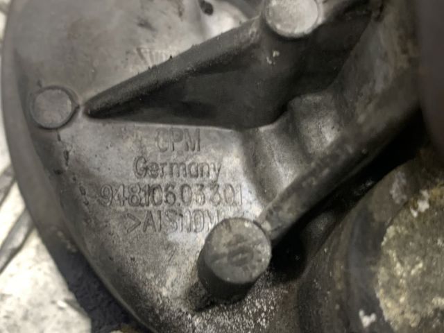 PORSCHE 94810603301 Помпа в наличии Украина