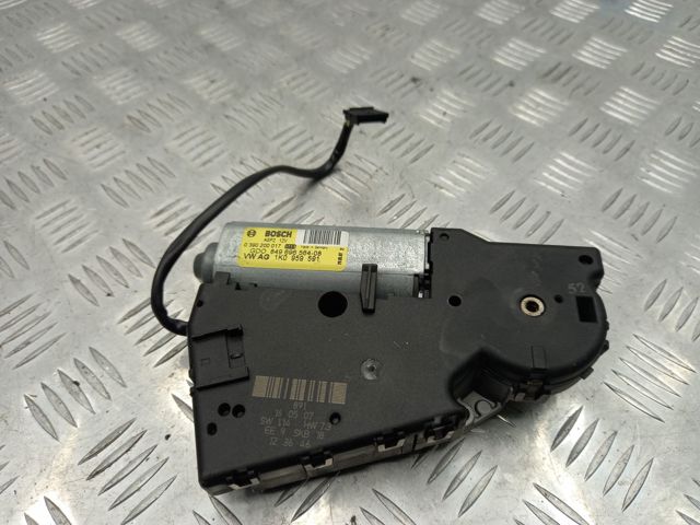 95556400110 PORSCHE Мотор привода люка купить в Чернигов