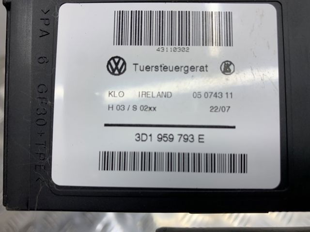 Мотор стеклоподъемника водительской двери 95562470102 PORSCHE