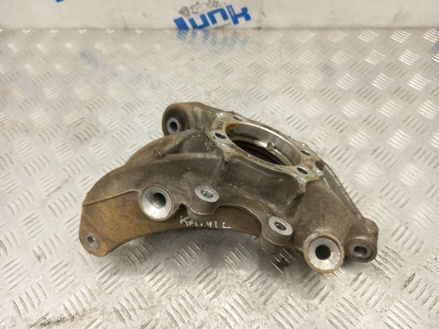 Цапфа поворотная левая 95833161101 PORSCHE