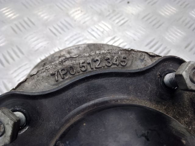 Подушка амортизатора заднего, левого 95833330100 PORSCHE