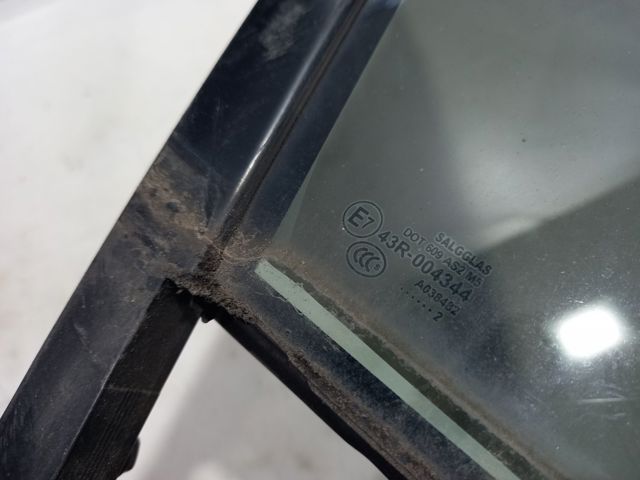 95854231207 PORSCHE Стекло-форточка двери задней правой купить в Чернигов