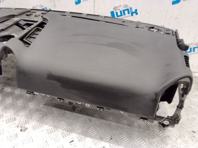 Панель приборная торпеды 95855200300DK4 VAG