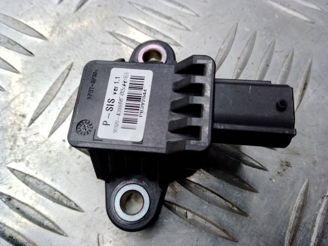 HYUNDAI 95920A3000 Датчик удара в наличии Киев