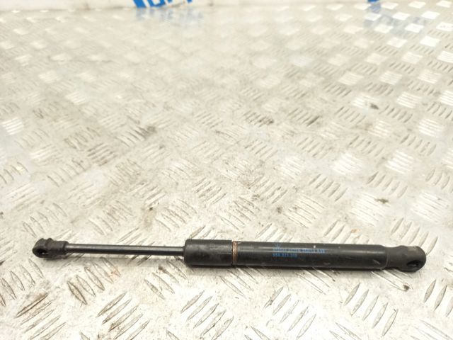 Амортизатор капота газовый 95B823359 VAG