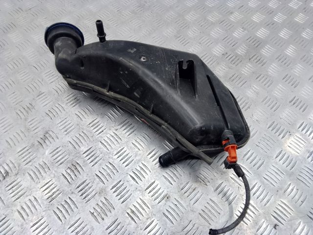 Водяной бачок системы охлаждения 97010615103 VAG