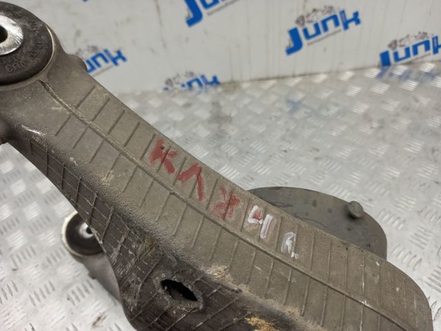 Рычаг задней подвески нижний, правый 97033104203 PORSCHE