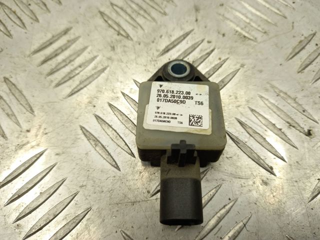 Датчик Айрбег передний 97061822300 VAG