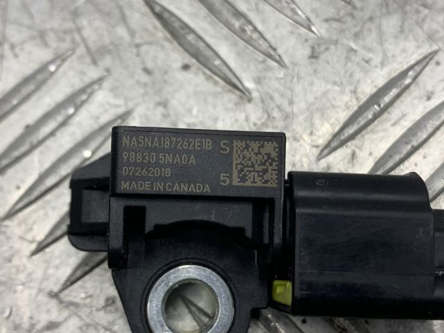 Датчик Эйрбэг передний 988305NA0A NISSAN