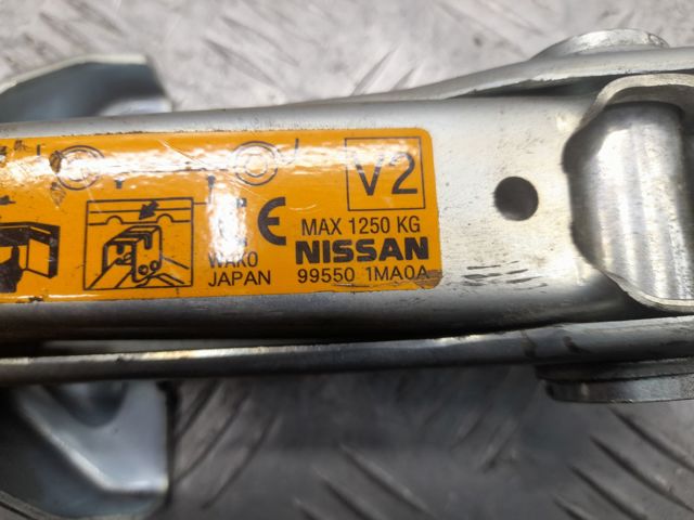 Домкрат 995501MA0A NISSAN