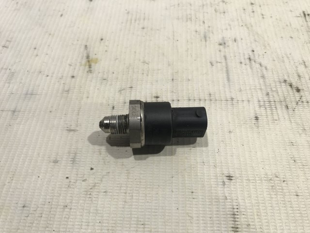 A0035420518 Mercedes датчик давления тормозной жидкости