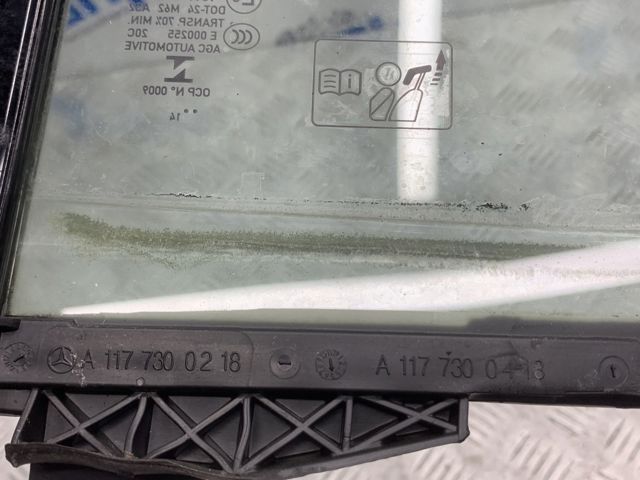 A1177300218 MERCEDES Стекло-форточка двери задней правой купить в Киев