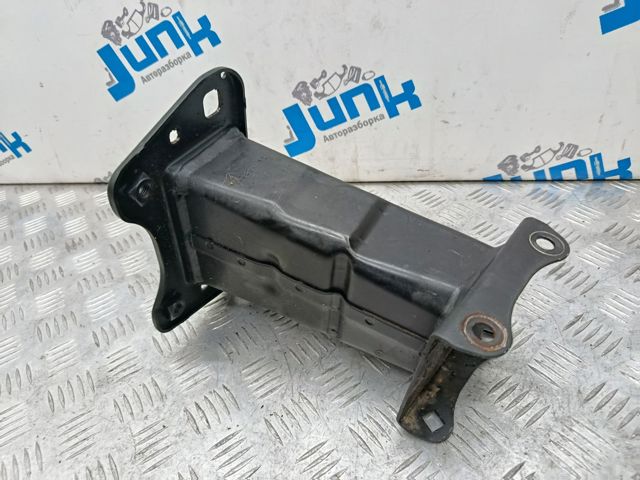MERCEDES A1646201931 Кронштейн усилителя переднего бампера в наличии Винница