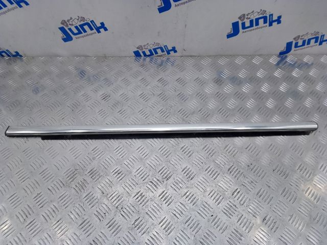 Уплотнение ветрового стекла A1646907380 MERCEDES