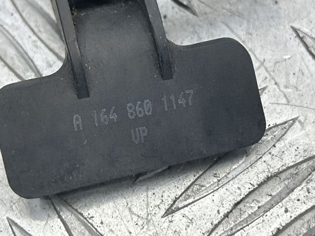 MERCEDES A1648601147 Форсунка омывателя лобового стекла в наличии Чернигов