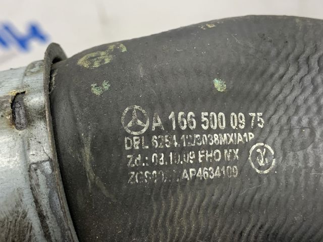 Патрубок системы охлаждения A1665000975 MERCEDES