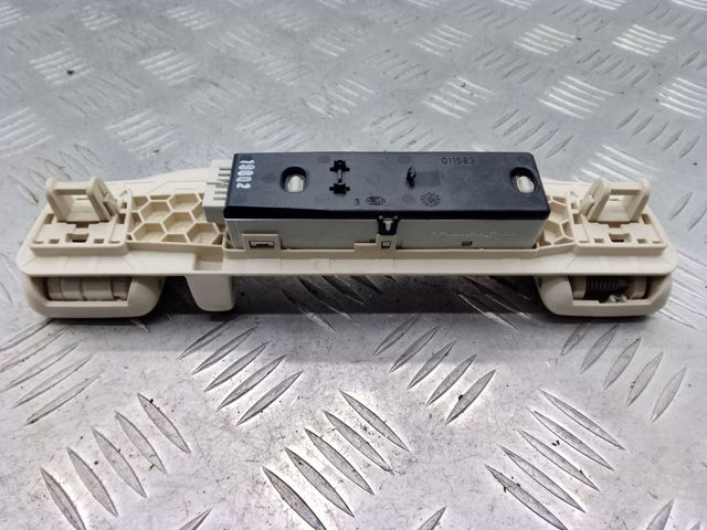 Ручка крыши салона A1668100554 MERCEDES