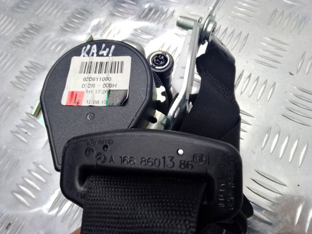 Ремень безопасности задний левый A1668601386 MERCEDES
