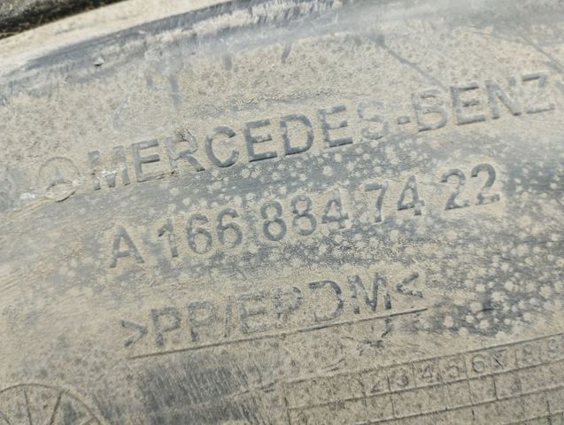 Подкрылок крыла заднего левый A1668847422 MERCEDES