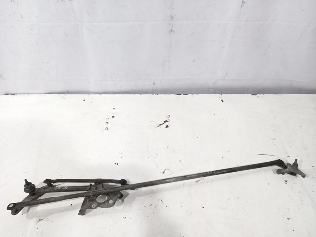 Тяга трапеции стеклоочистителя, левая A1688200241 MERCEDES
