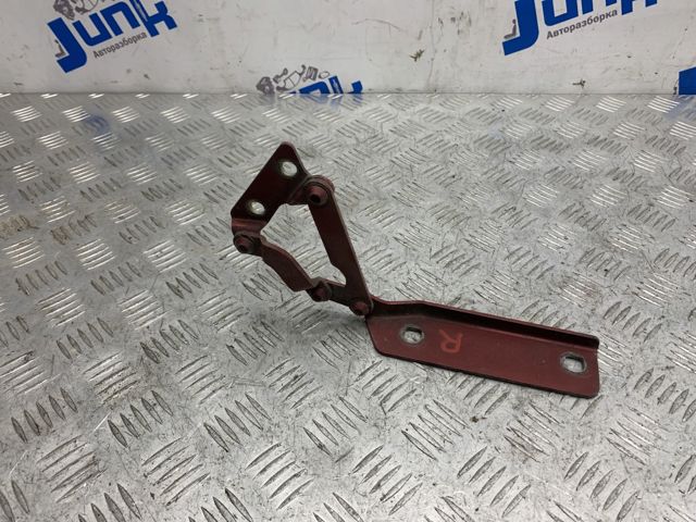 Правая петля капота  A1688800228 MERCEDES