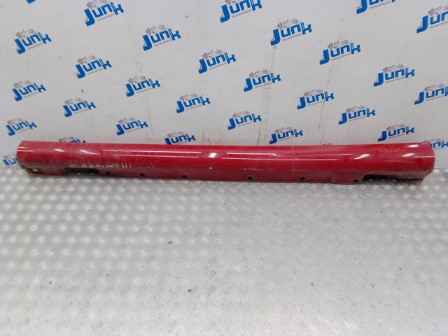 Накладка наружняя (молдинг) порога, левый A2046981354 MERCEDES