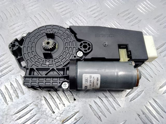 Мотор привода люка A2059001024 MERCEDES