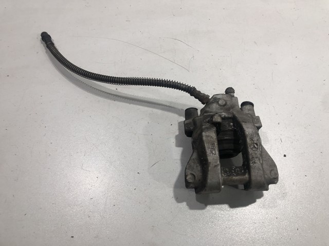 Задний левый суппорт A2214230281 MERCEDES