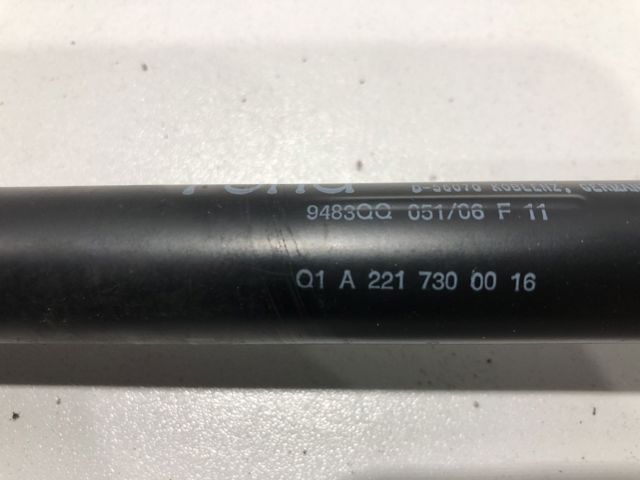MERCEDES A2217300016 Ограничитель задней двери в наличии Львов