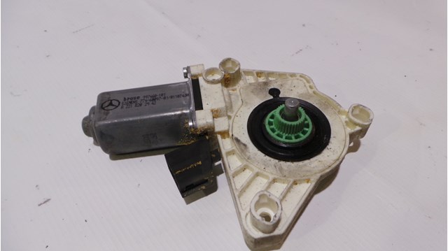 Моторчик стеклоподъемника двери задней, левой A2218202942 MERCEDES