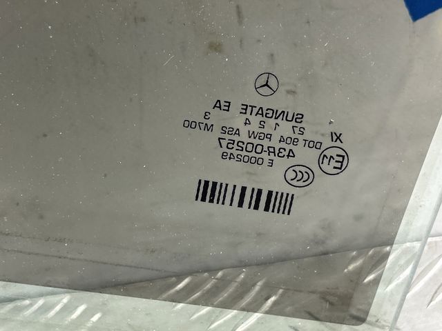 Стекло задней правой двери A2227300418 MERCEDES