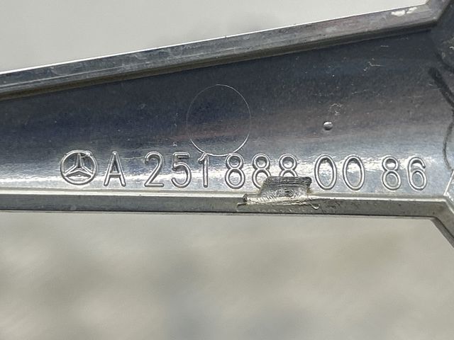 MERCEDES A2518880086 Эмблема решетки радиатора в наличии Ирпень