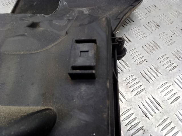  Корпус воздушного фильтра A2730901001 MERCEDES