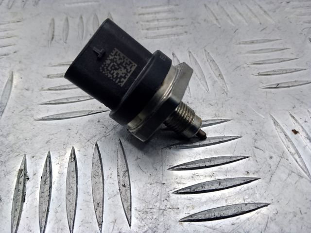 A2789050100 MERCEDES Датчик давления топлива купить в Киев