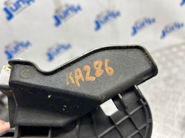 BJ3216A143AA LAND ROVER купить в Тернополь