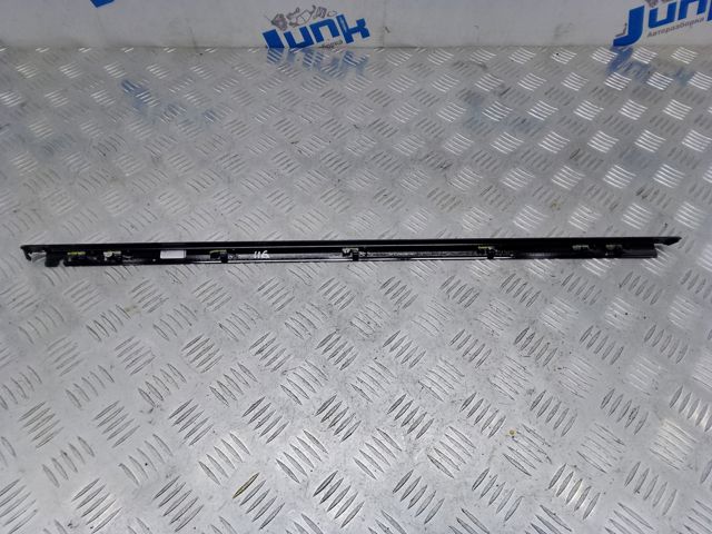 LAND ROVER BJ32255A61A в наличии Черновцы