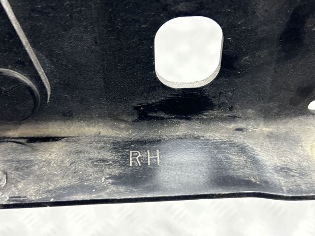 Завеса капота правая BKB760100 LAND ROVER