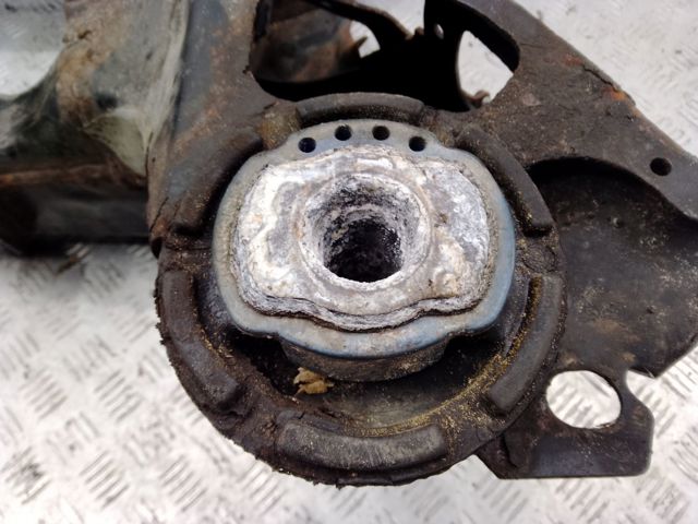 Поперечина задней подвески C2Z13130 JAGUAR